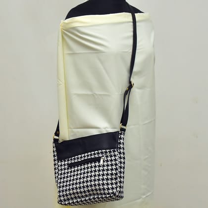 TVMM03-Black and White bag